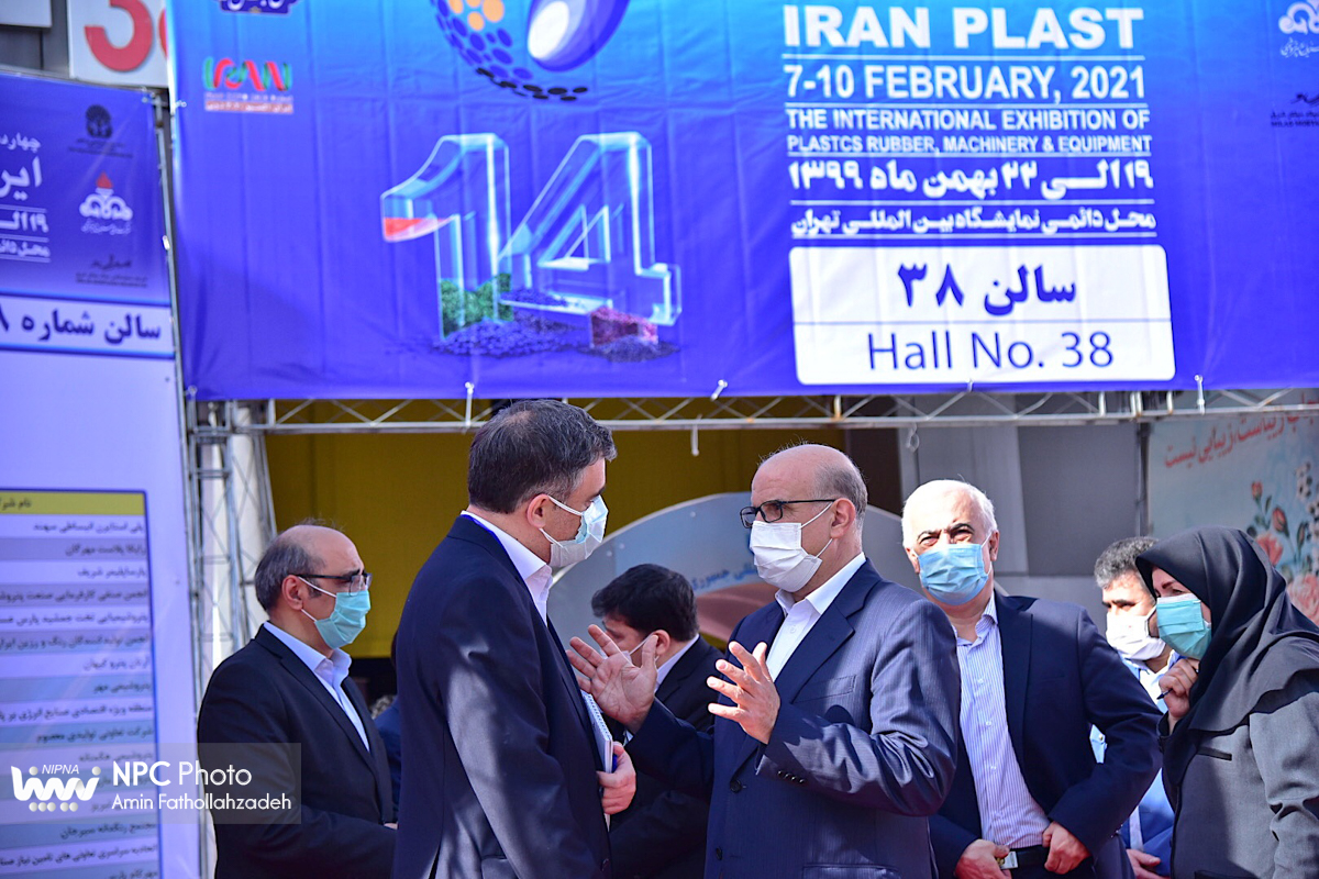 بازدید مدیرعامل شرکت ملی صنایع پتروشیمی در روز پایانی از چهاردهمین نمایشگاه بین المللی ایران پلاست  52