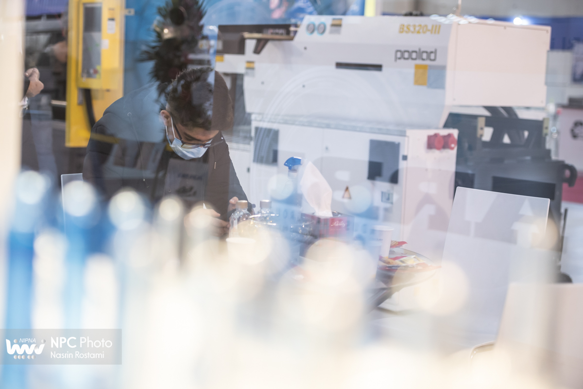 سالن 38B در چهارمین روز از چهاردهمین نمایشگاه بین المللی ایران پلاست 4