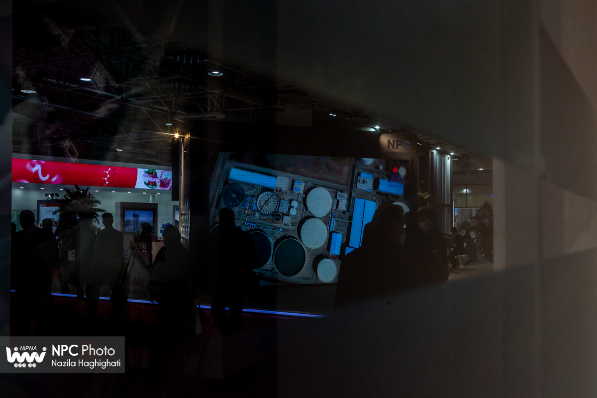 غرفه شرکت ملی صنایع پتروشیمی در چهارمین روز از چهاردهمین نمایشگاه بین المللی ایران پلاست  11