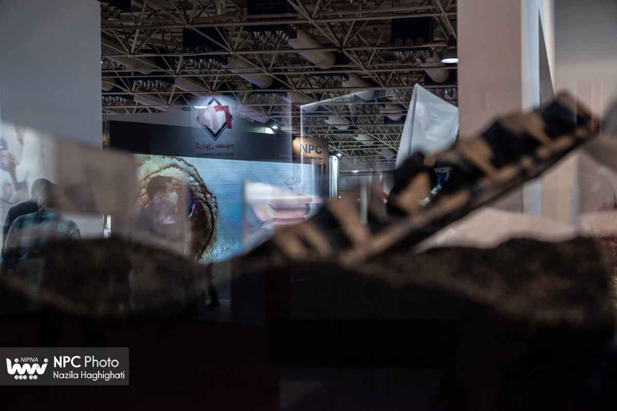 غرفه شرکت ملی صنایع پتروشیمی در چهارمین روز از چهاردهمین نمایشگاه بین المللی ایران پلاست  12