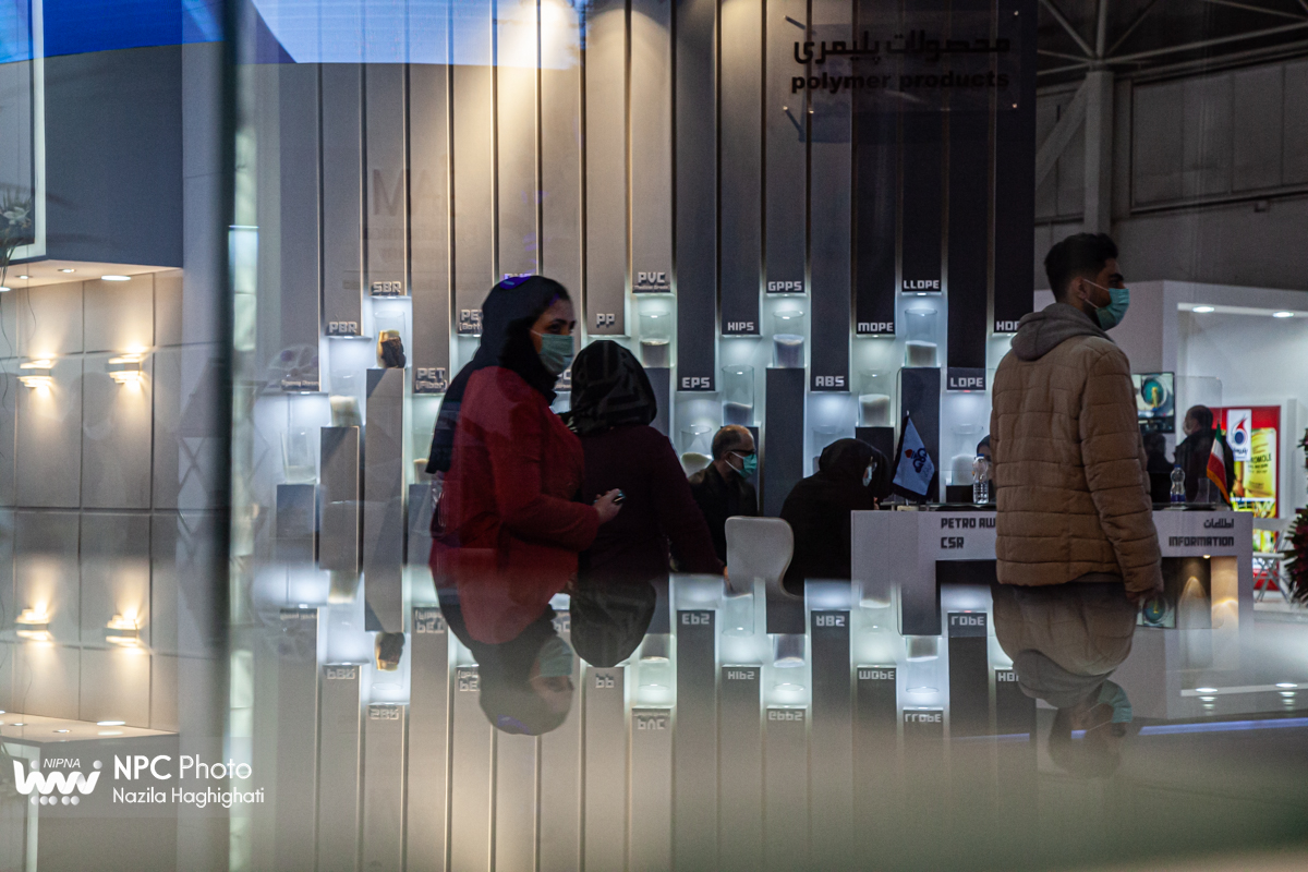 غرفه شرکت ملی صنایع پتروشیمی در چهارمین روز از چهاردهمین نمایشگاه بین المللی ایران پلاست  16