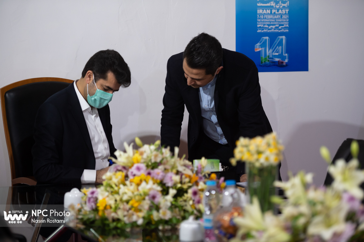 تلاش تیم پشتیبانی و اطلاع رسانی در چهاردهمین نمایشگاه بین المللی ایران پلاست 5