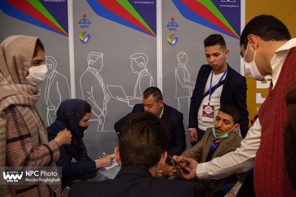 حضور هیئت های خارجی بازدید کننده در چهاردهمین نمایشگاه بین المللی ایران پلاست - 1 18