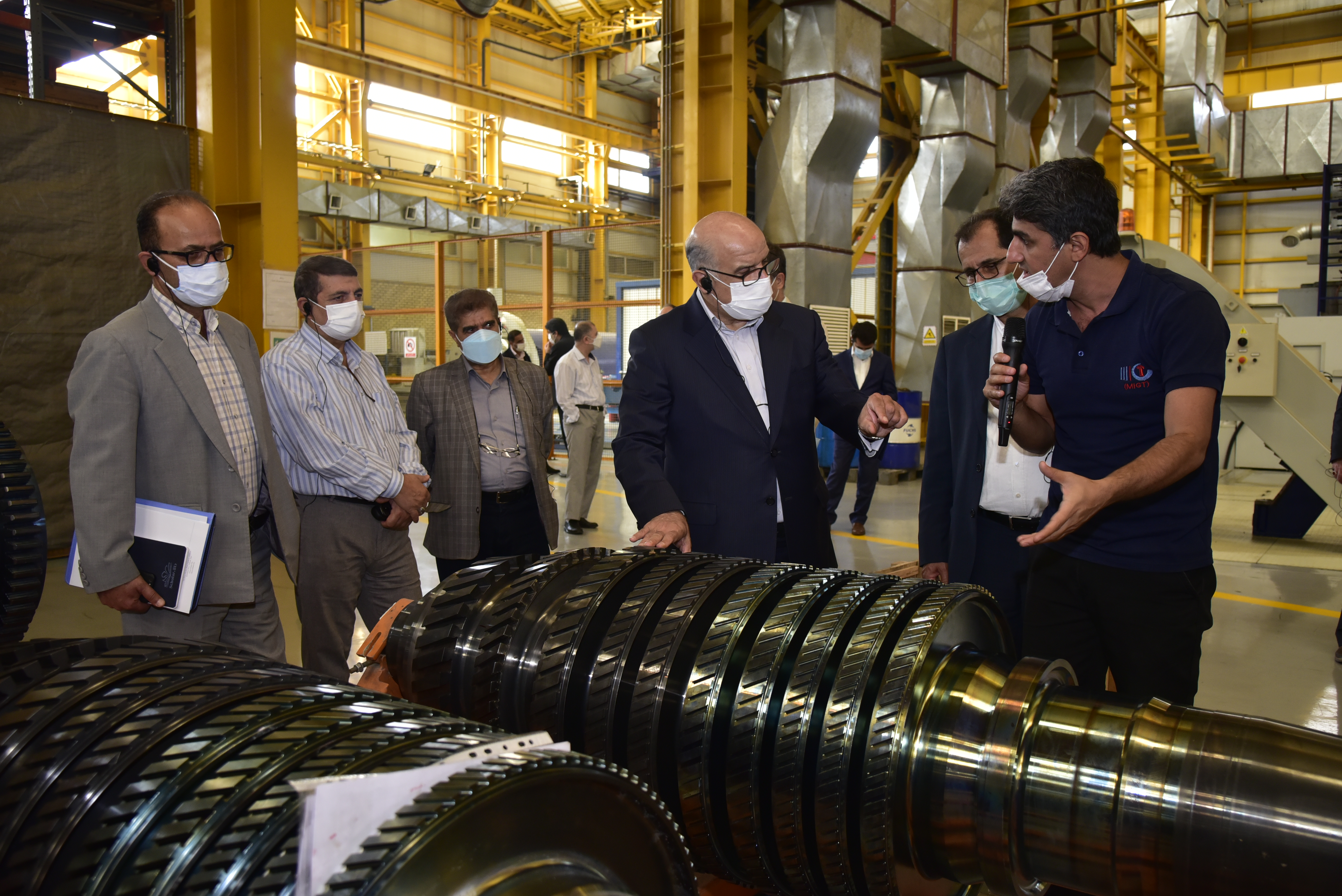 بازدید معاون وزیر نفت و مدیرعامل شرکت ملی صنایع پتروشمی از یک مجموعه تامین کننده کمپرسورهای صنعت نفت  8