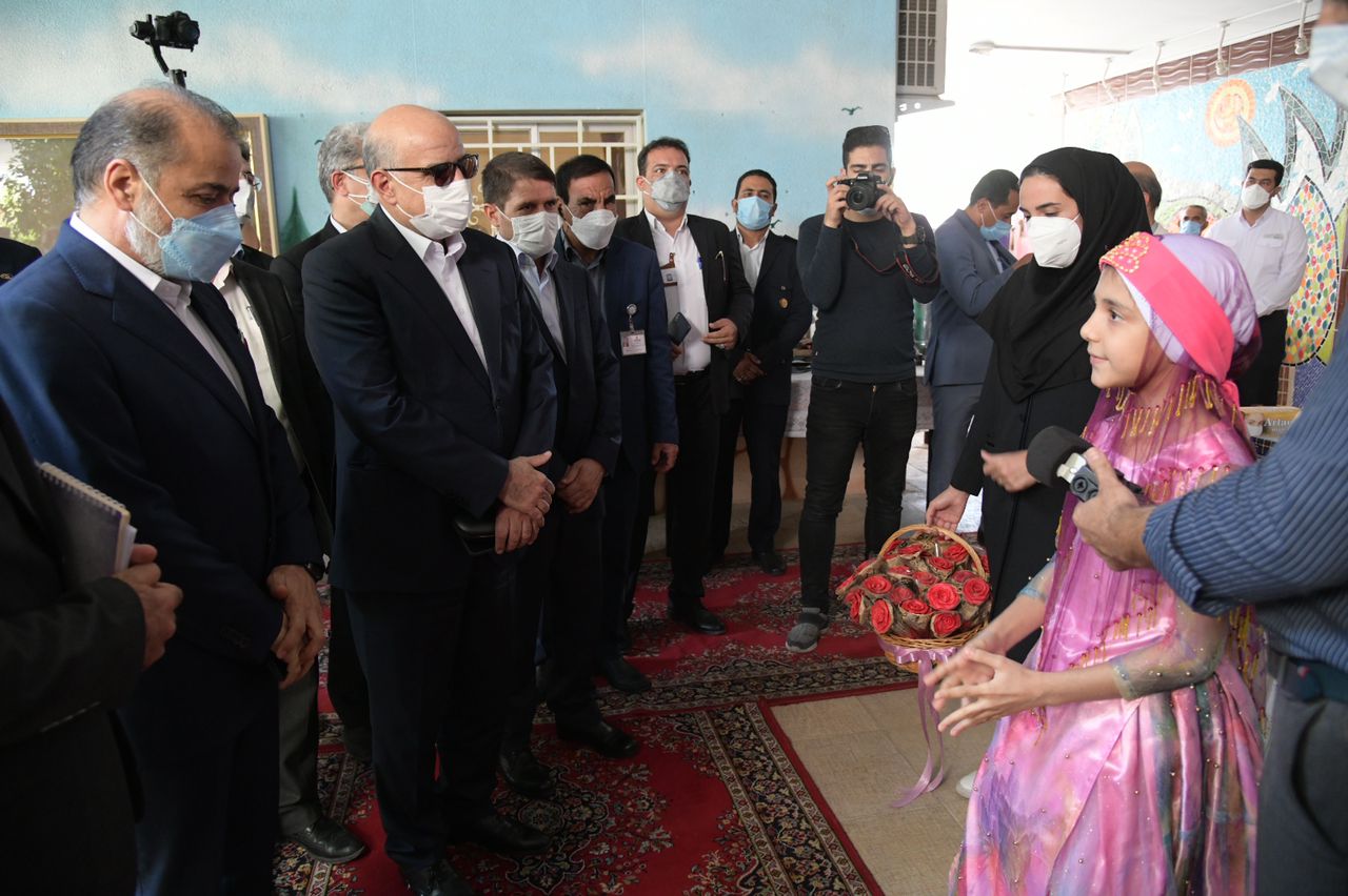 با حضور معاون وزیر نفت و مدیرعامل شرکت ملی صنایع پتروشیمی 16 پروژه‌ رفاهی، بهداشتی، عمرانی و آموزشی در شهرک پردیس جم/عسلویه به بهره‌برداری رسید 7