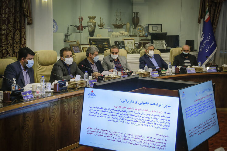 مجمع عمومی عادی شرکت ملی صنایع پتروشیمی چهارشنبه ( ۲۴ آذرماه) با حضور مرتضی شاهمیرزایی، معاون وزیر نفت در امور پتروشیمی برگزار شد. 3