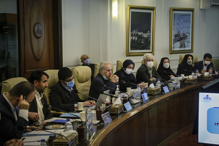 مجمع عمومی عادی شرکت ملی صنایع پتروشیمی چهارشنبه ( ۲۴ آذرماه) با حضور مرتضی شاهمیرزایی، معاون وزیر نفت در امور پتروشیمی برگزار شد. 4