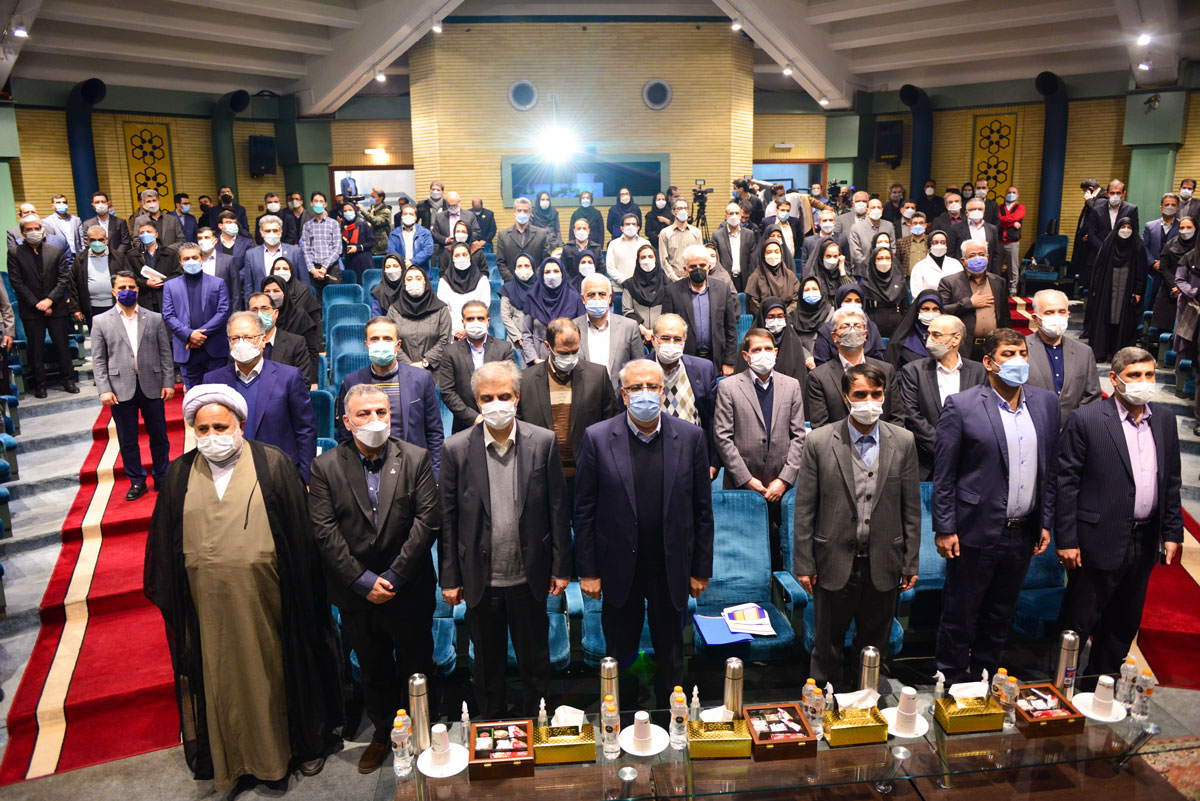 به مناسبت 8 دی روز صنعت پتروشیمی؛ از تازه‌ترین دستاوردهای پژوهشی حوزه پتروشیمی با حضور وزیر نفت رونمایی شد 10