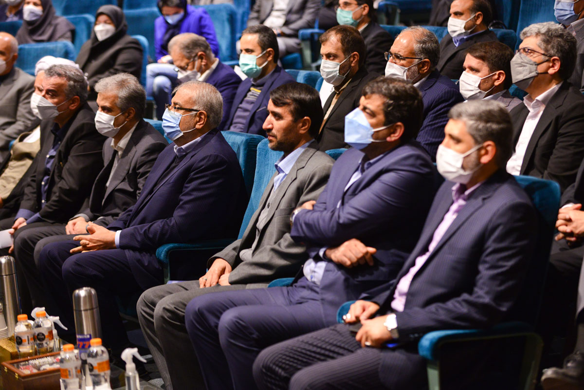 به مناسبت 8 دی روز صنعت پتروشیمی؛ از تازه‌ترین دستاوردهای پژوهشی حوزه پتروشیمی با حضور وزیر نفت رونمایی شد 17