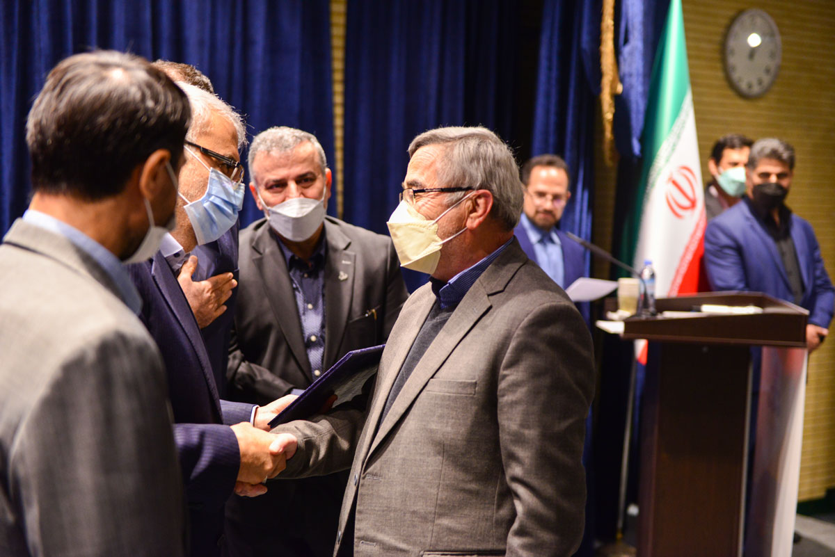 به مناسبت 8 دی روز صنعت پتروشیمی؛ از تازه‌ترین دستاوردهای پژوهشی حوزه پتروشیمی با حضور وزیر نفت رونمایی شد 21