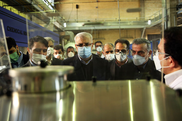 از تازه‌ترین دستاوردهای پژوهشی حوزه پتروشیمی با حضور وزیر نفت رونمایی شد 11