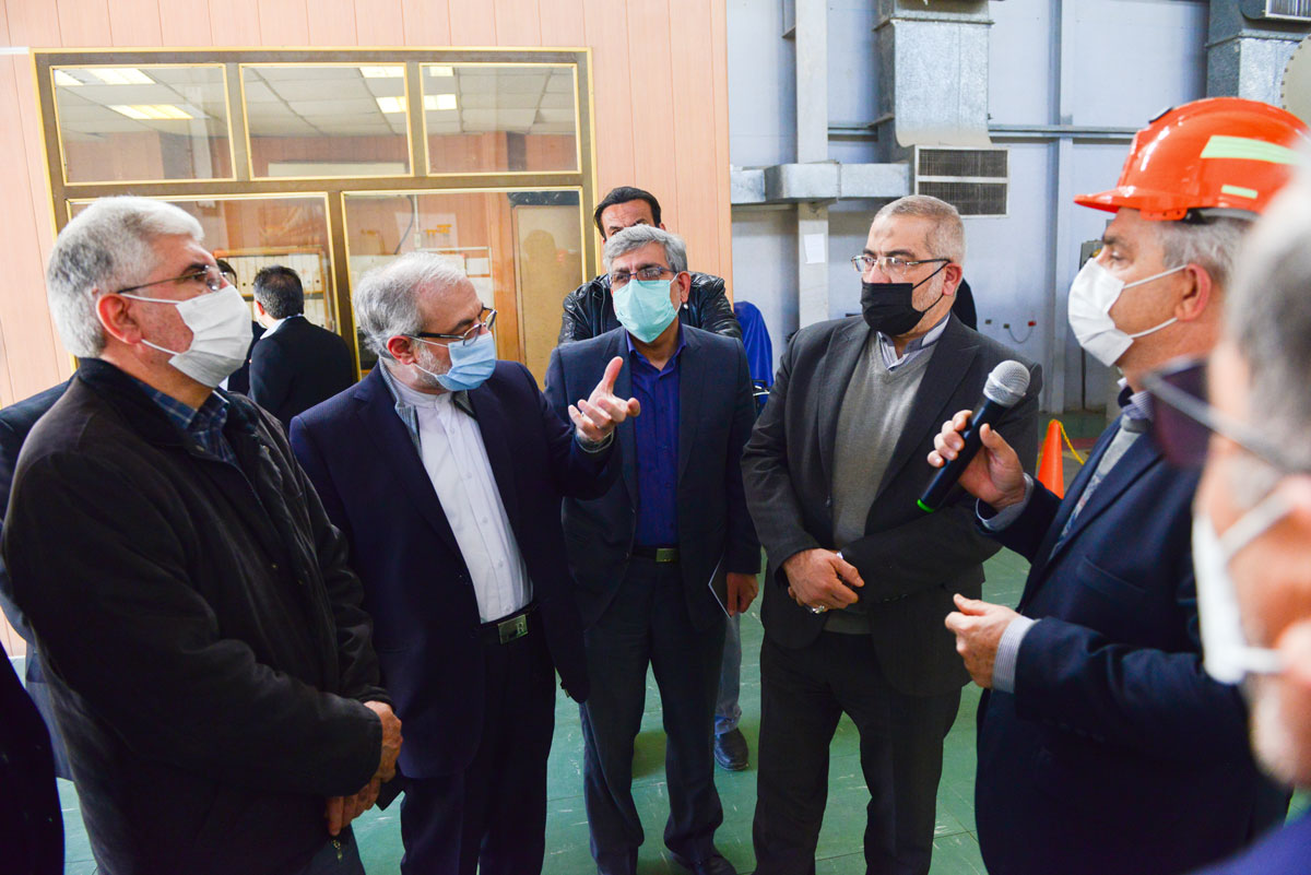 مدیران کل و کارشناسان وزارت امور خارجه  با هدف  آشنایی با دستاوردها  و نیز کمک به رفع موانع صادرات و تسهیل روابط بین المللی صنعت پتروشیمی در سفری (3 و 4 بهمن ماه) از منطقه ویژه اقتصادی پتروشیمی بازدید کردند. 5