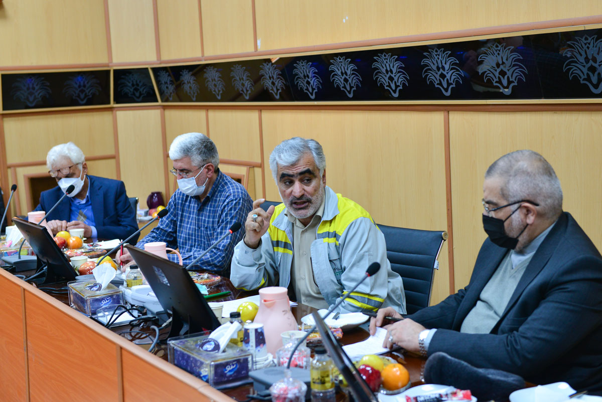 مدیران کل و کارشناسان وزارت امور خارجه  با هدف  آشنایی با دستاوردها  و نیز کمک به رفع موانع صادرات و تسهیل روابط بین المللی صنعت پتروشیمی در سفری (3 و 4 بهمن ماه) از منطقه ویژه اقتصادی پتروشیمی بازدید کردند. 14