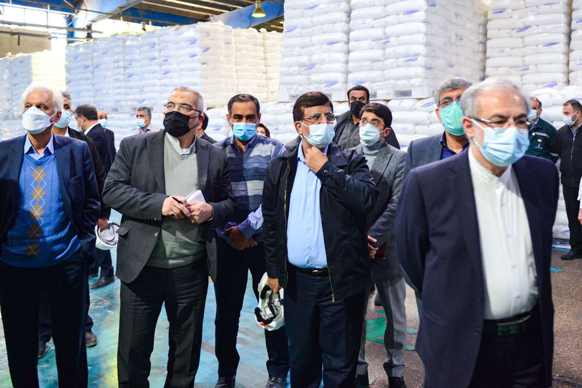 مدیران کل و کارشناسان وزارت امور خارجه  با هدف  آشنایی با دستاوردها  و نیز کمک به رفع موانع صادرات و تسهیل روابط بین المللی صنعت پتروشیمی در سفری (3 و 4 بهمن ماه) از منطقه ویژه اقتصادی پتروشیمی بازدید کردند. 16