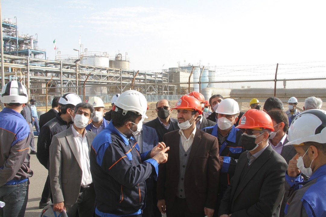 مرتضی شاهمیرزایی معاون وزیر نفت و مدیر عامل شرکت ملی صنایع پتروشیمی در سفری دو روز (5 و 6 بهمن) از طرح ها و مجتمع های مستقر در منطقه ماهشهر بازدید کرد.