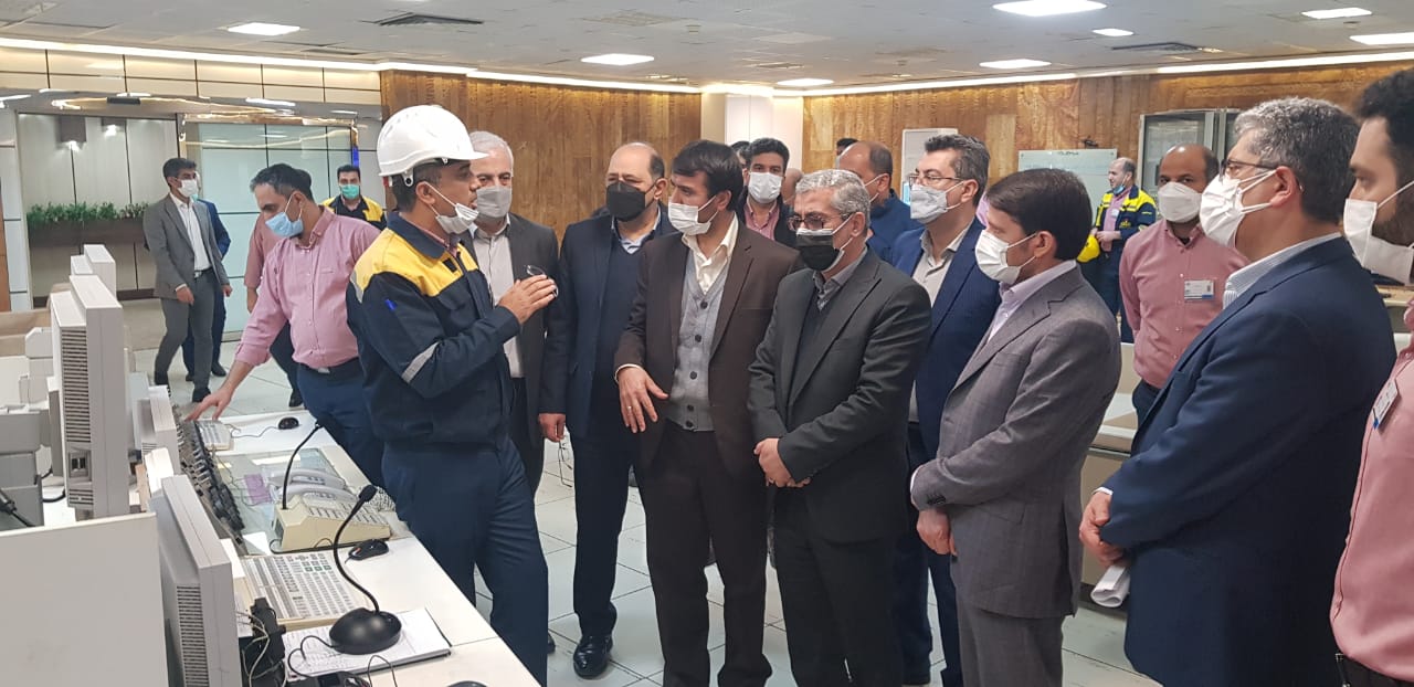 مرتضی شاهمیرزایی معاون وزیر نفت و مدیر عامل شرکت ملی صنایع پتروشیمی در سفری دو روز (5 و 6 بهمن) از طرح ها و مجتمع های مستقر در منطقه ماهشهر بازدید کرد.