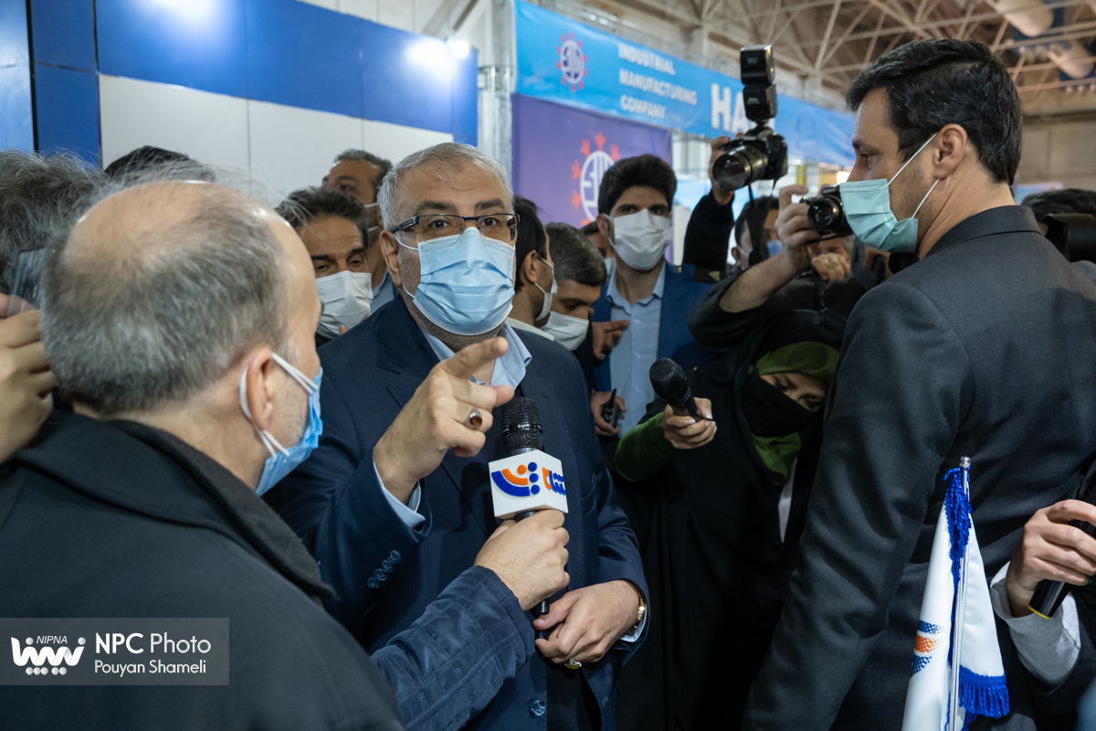 بازدید وزیر نفت از پانزدهمین نمایشگاه بین المللی ایران پلاست (1) 11