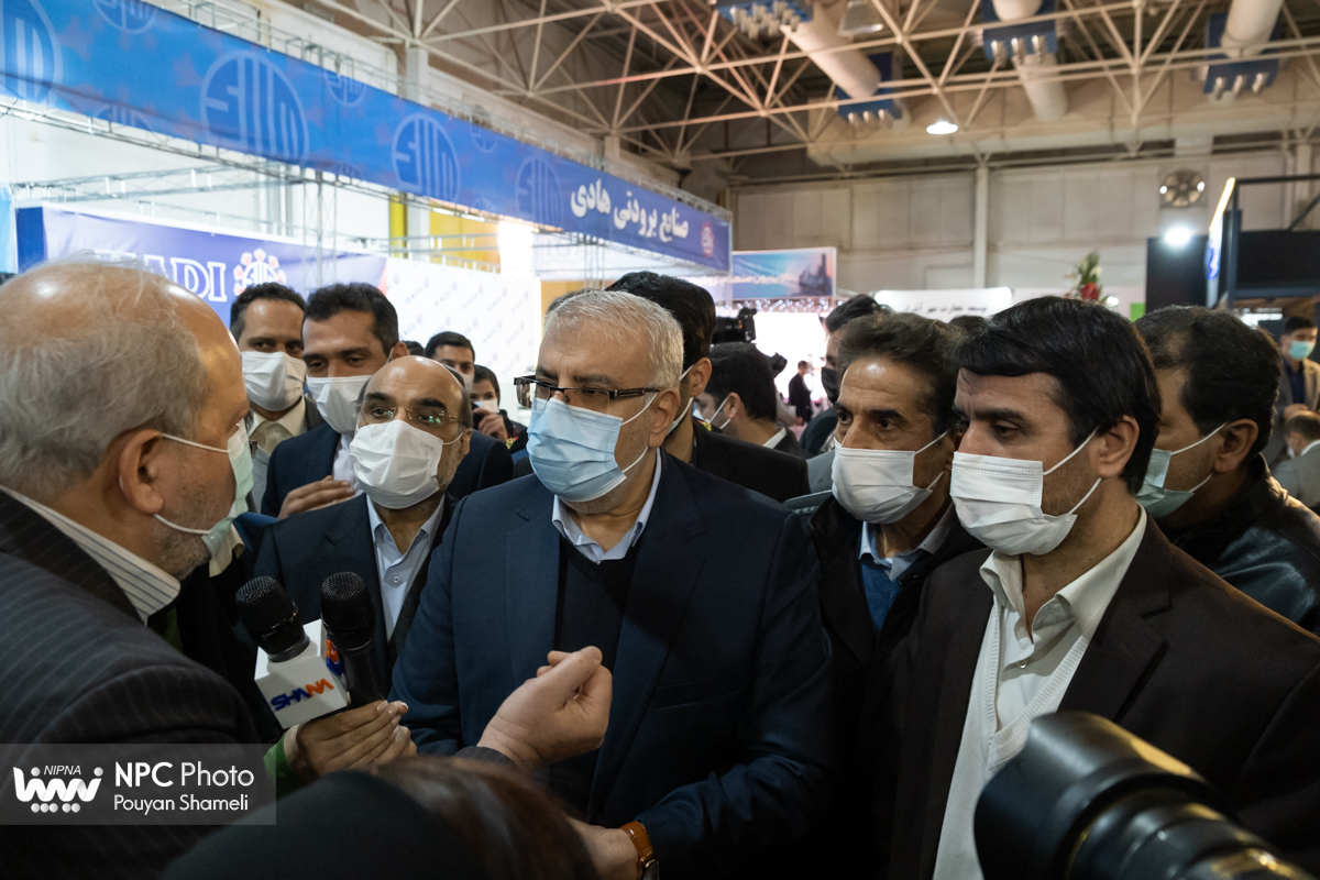 بازدید وزیر نفت از پانزدهمین نمایشگاه بین المللی ایران پلاست (1) 14