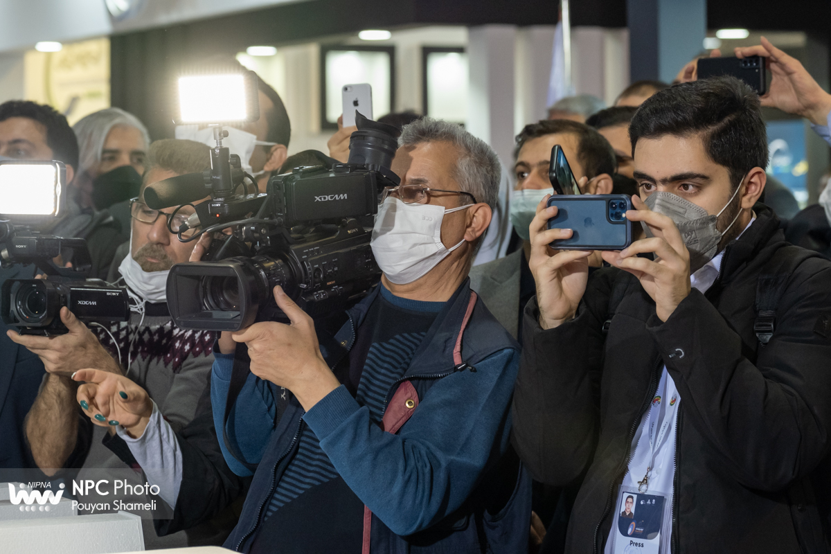 گفت و گوی وزیر نفت با خبرنگاران در پانزدهمین نمایشگاه بین المللی ایران پلاست (1) 7