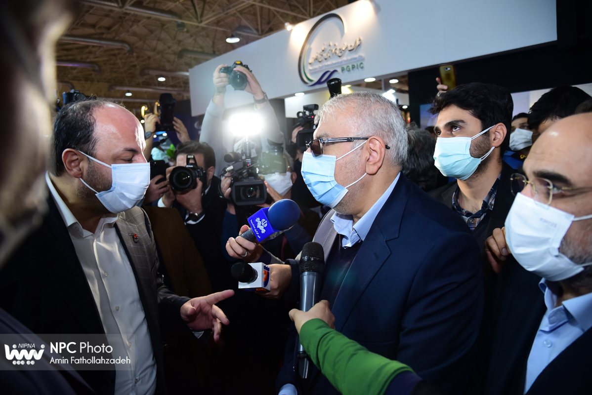 بازدید وزیر نفت از پانزدهمین نمایشگاه بین المللی ایران پلاست (2) 1