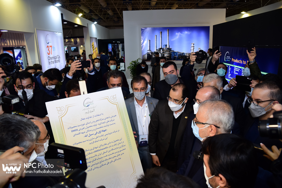 بازدید وزیر نفت از پانزدهمین نمایشگاه بین المللی ایران پلاست (2) 3