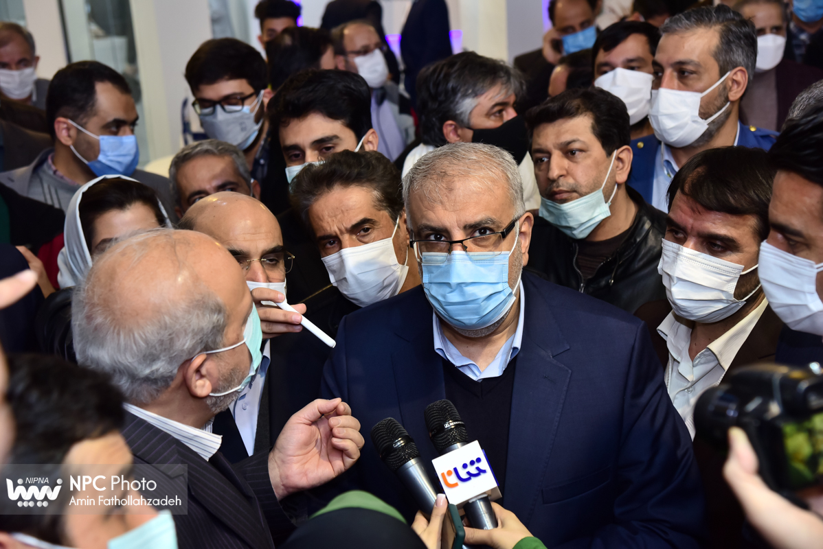 بازدید وزیر نفت از پانزدهمین نمایشگاه بین المللی ایران پلاست (2) 6