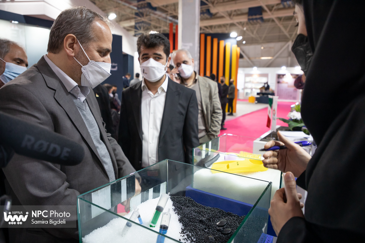 بازدید مدیرعامل شرکت ملی گاز ایران از پانزدهمین نمایشگاه بین المللی ایران پلاست 6