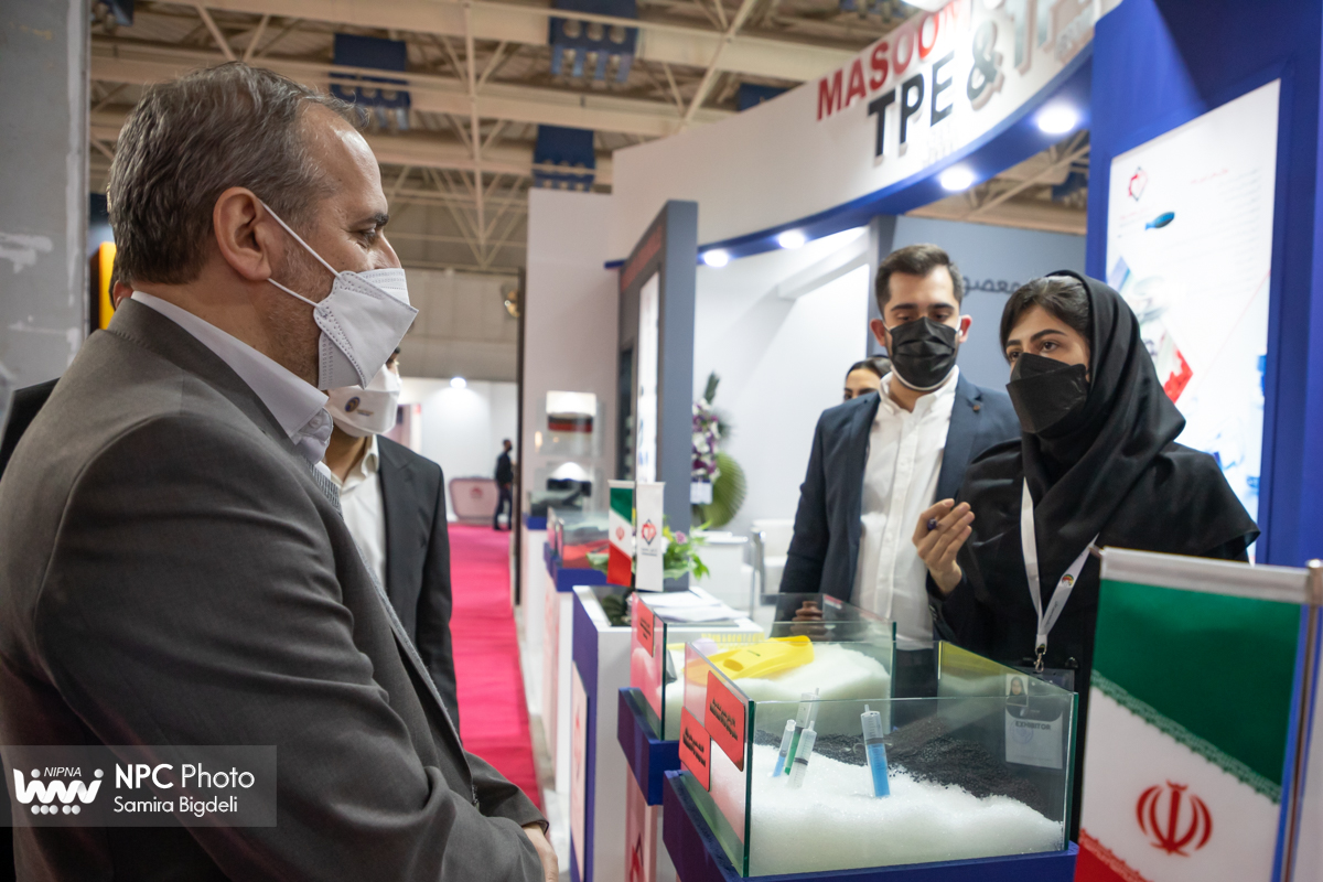بازدید مدیرعامل شرکت ملی گاز ایران از پانزدهمین نمایشگاه بین المللی ایران پلاست 7