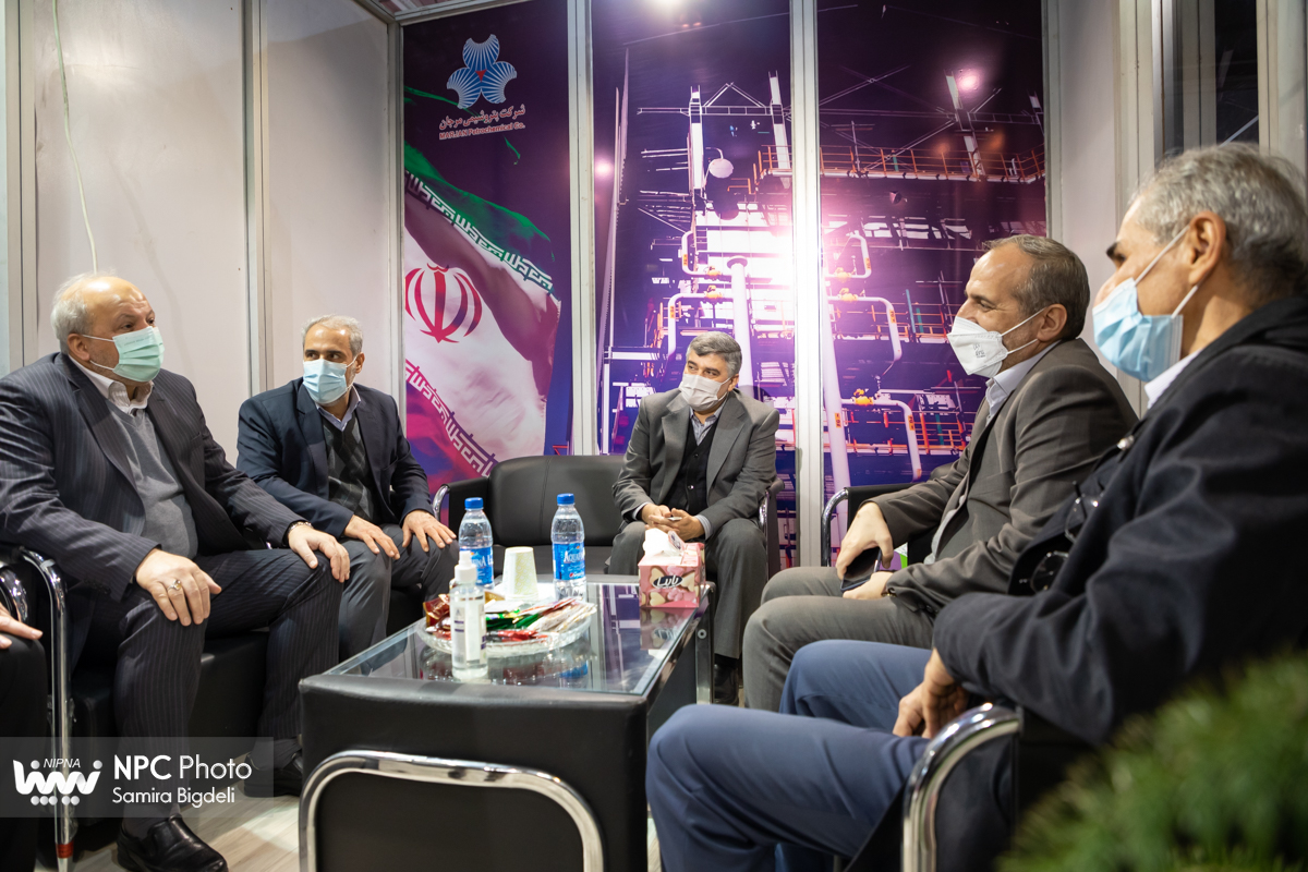 بازدید مدیرعامل شرکت ملی گاز ایران از پانزدهمین نمایشگاه بین المللی ایران پلاست 9