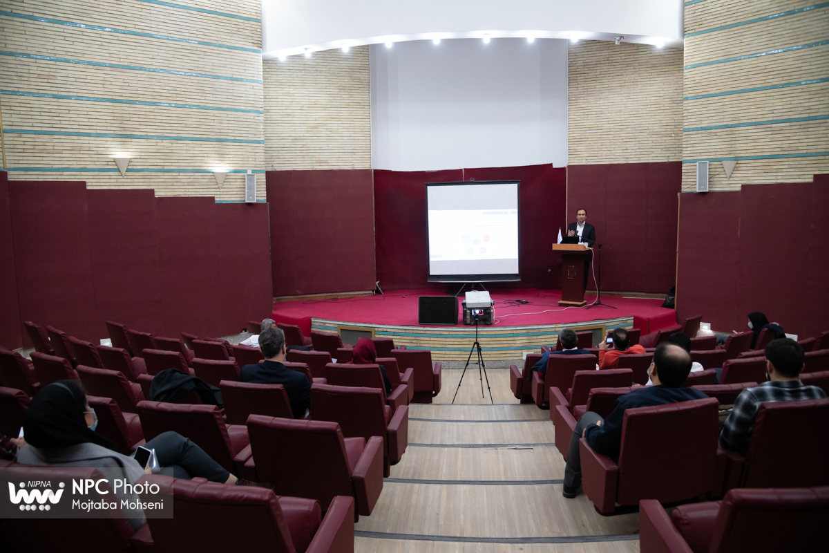 برگزاری نشست های تخصصی در اولین روز از پانزدهمین نمایشگاه بین المللی ایران پلاست 1