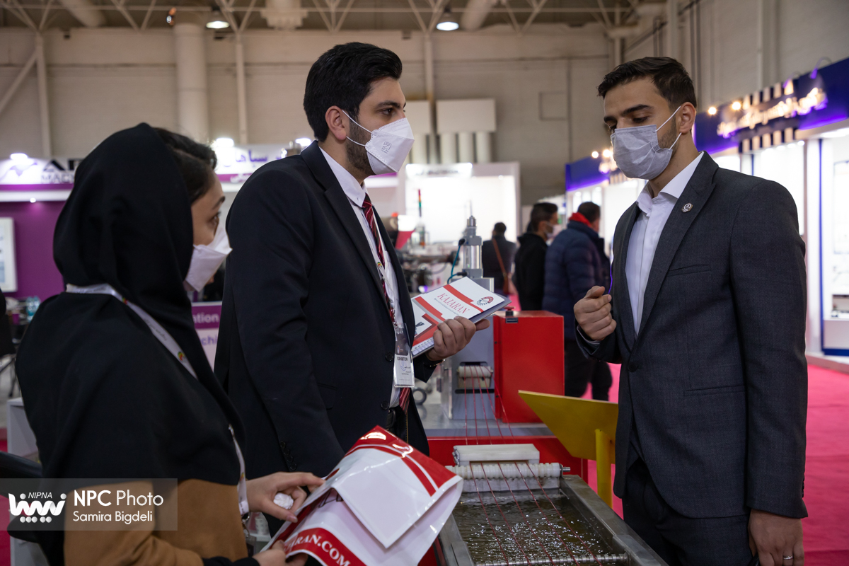سالن 35 در اولین روز از پانزدهمین نمایشگاه بین المللی ایران پلاست 9