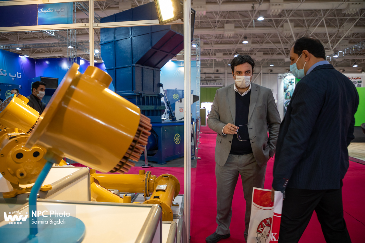 سالن 35 در اولین روز از پانزدهمین نمایشگاه بین المللی ایران پلاست 11