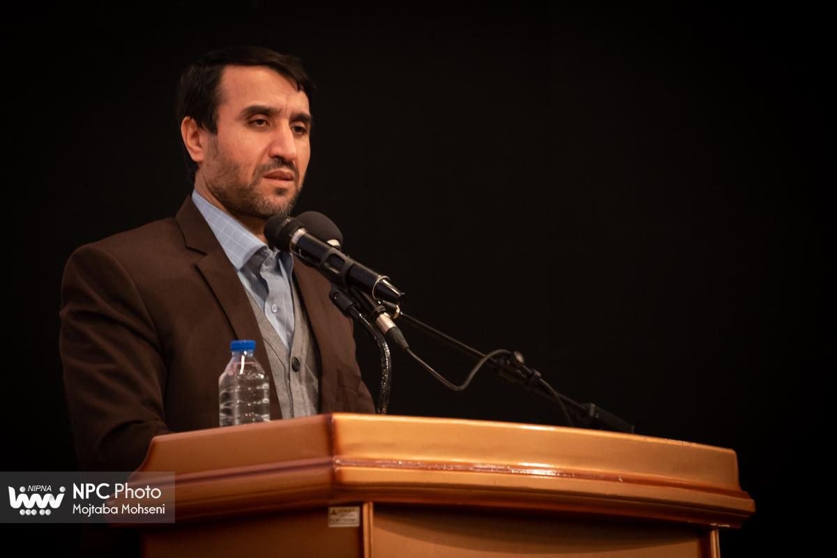 نشست صمیمنانه مدیرعامل شرکت ملی صنایع پتروشیمی با هیئت ها و بازرگانان خارجی  17