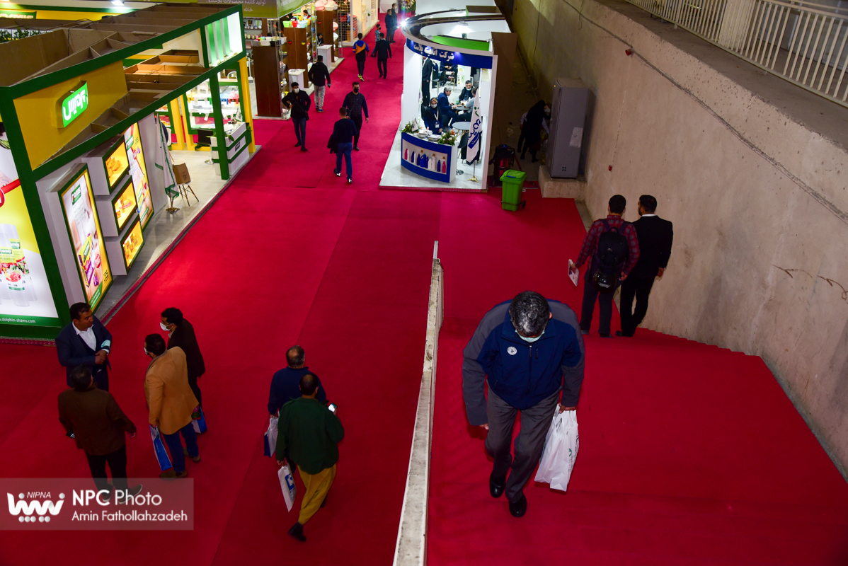 حاشیه های دومین روز از پانزدهمین نمایشگاه بین المللی ایران پلاست (1) 35