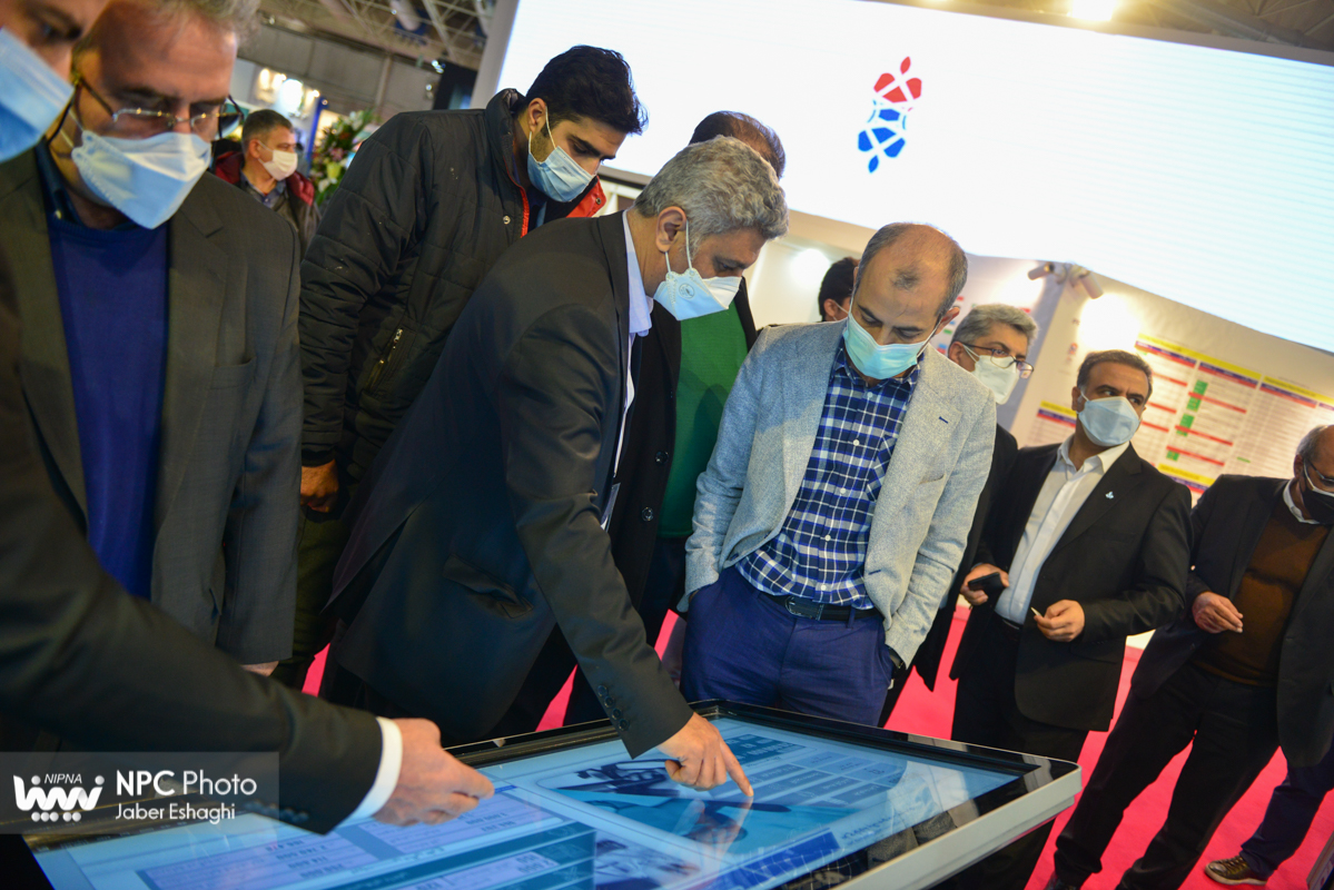 بازدید مجتبی توانگر، نماینده تهران از پانزدهمین نمایشگاه بین المللی ایران پلاست 5