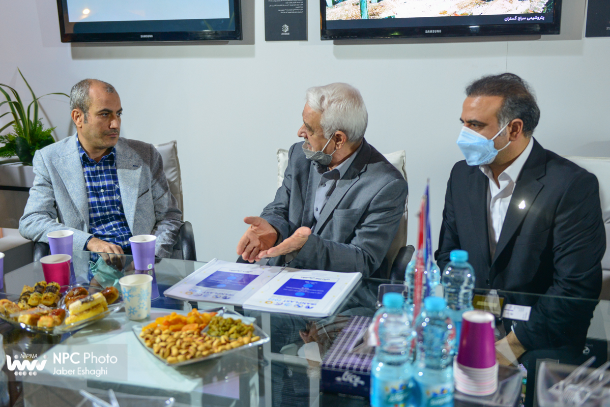 بازدید مجتبی توانگر، نماینده تهران از پانزدهمین نمایشگاه بین المللی ایران پلاست 9