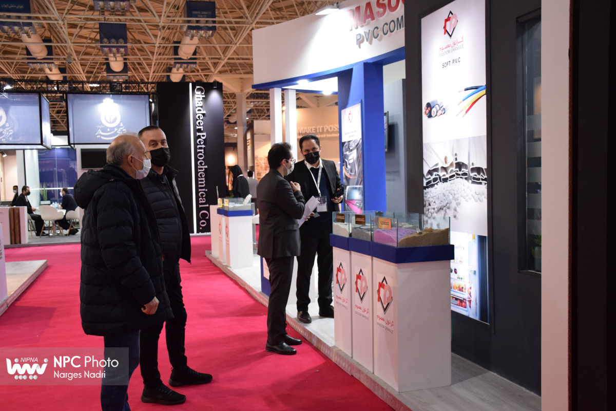 حضور هیئت ها و بازرگانان خارجی در دومین روز از پانزدهمین نمایشگاه بین المللی ایران پلاست 4