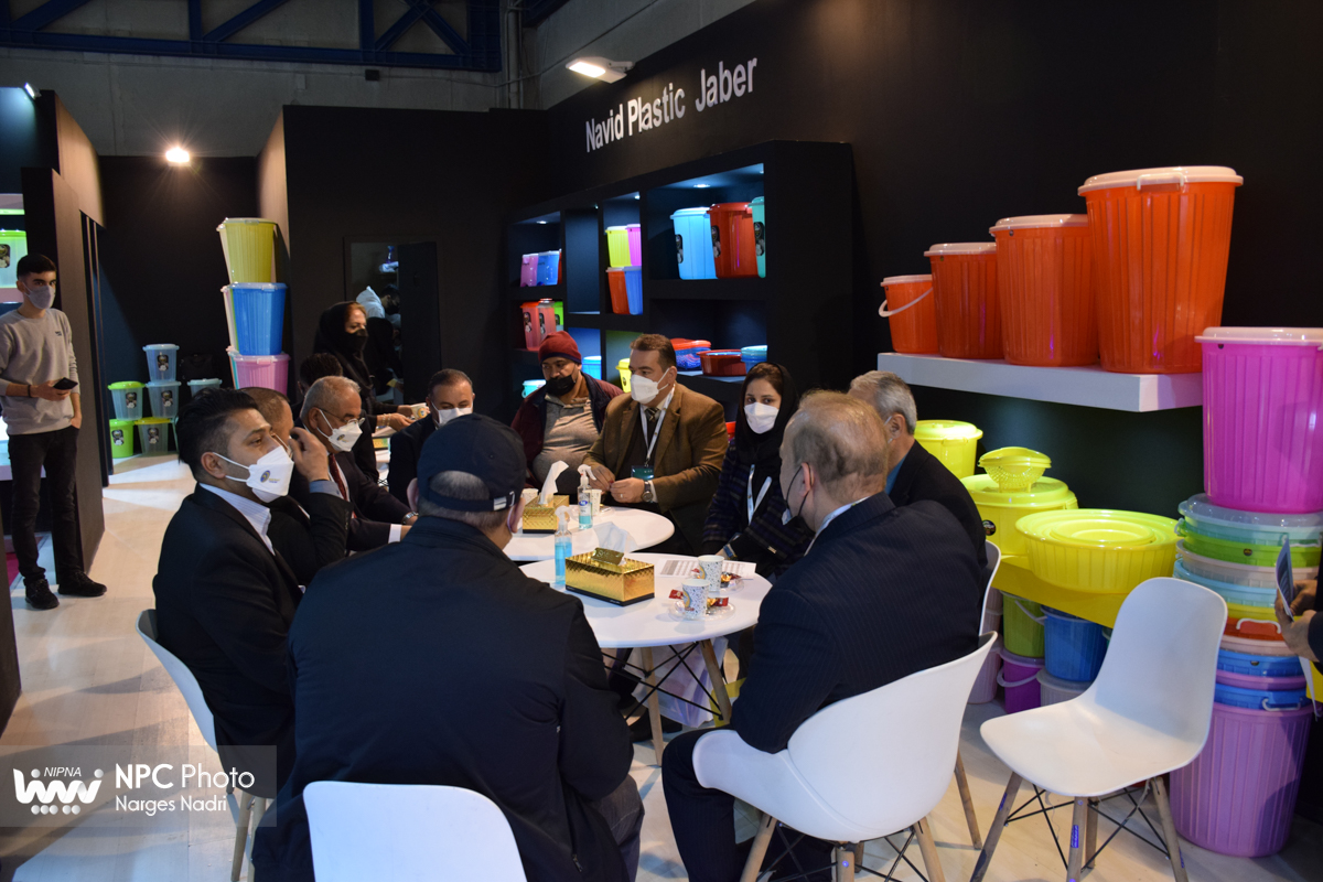 حضور هیئت ها و بازرگانان خارجی در دومین روز از پانزدهمین نمایشگاه بین المللی ایران پلاست 7