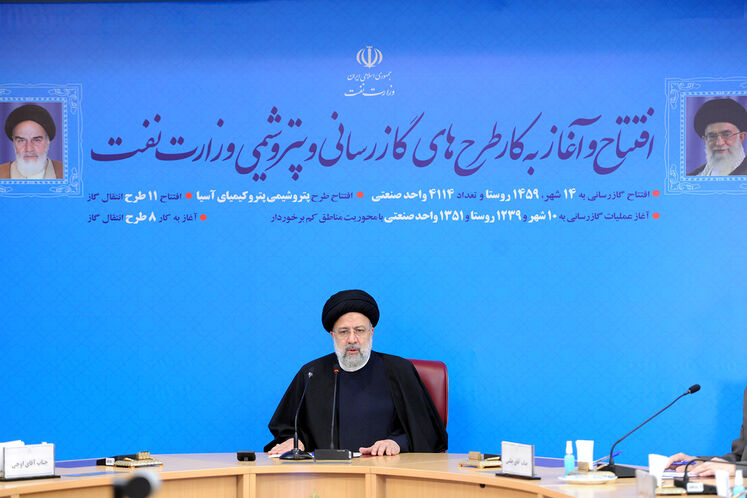 آیین آغاز به‌کار طرح‌های گازرسانی و پتروشیمی 3