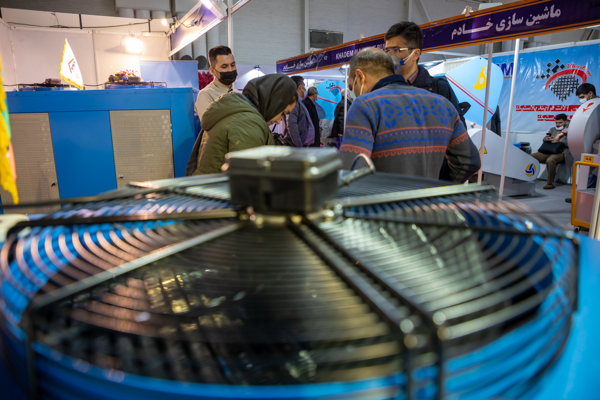 سالن 35 در سومین روز از پانزدهمین نمایشگاه بین المللی ایران پلاست 9