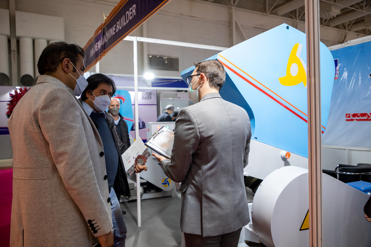 سالن 35 در سومین روز از پانزدهمین نمایشگاه بین المللی ایران پلاست 10