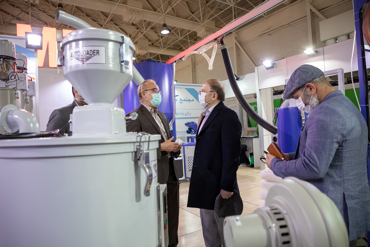 سالن 35 در سومین روز از پانزدهمین نمایشگاه بین المللی ایران پلاست 13