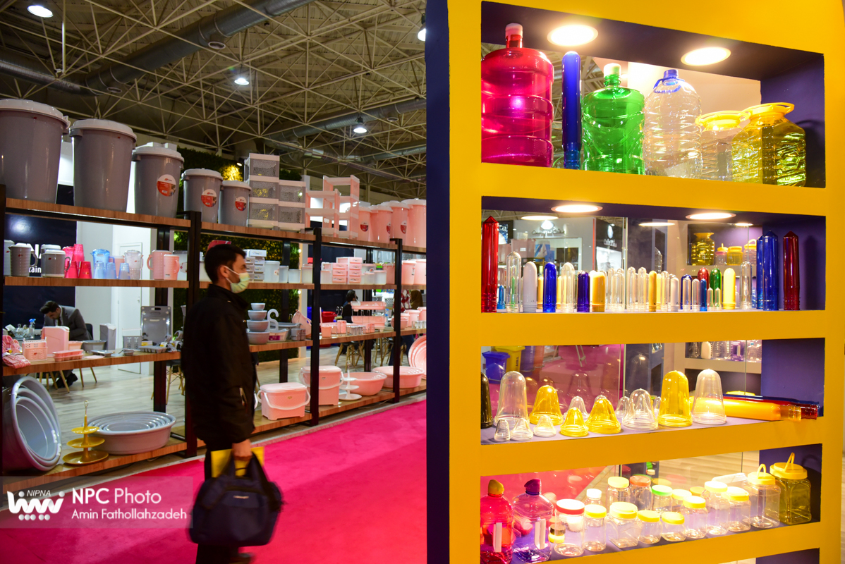 حاشیه های سومین روز از پانزدهمین نمایشگاه بین المللی ایران پلاست (1) 34