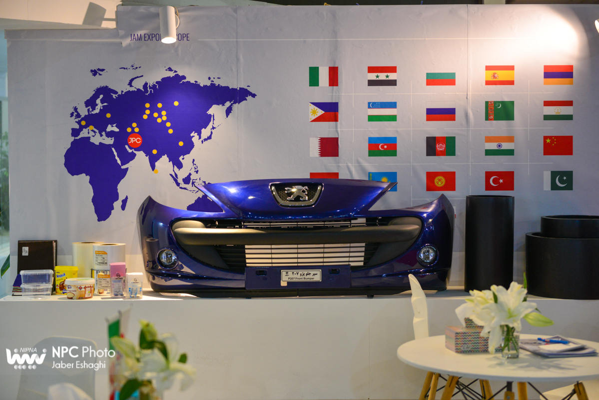 حاشیه های سومین روز از پانزدهمین نمایشگاه بین المللی ایران پلاست (1) 43