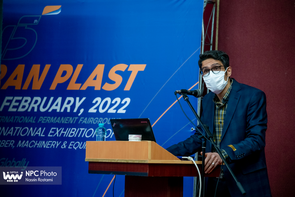 برگزاری نشست های تخصصی در سومین روز از پانزدهمین نمایشگاه بین المللی ایران پلاست 12