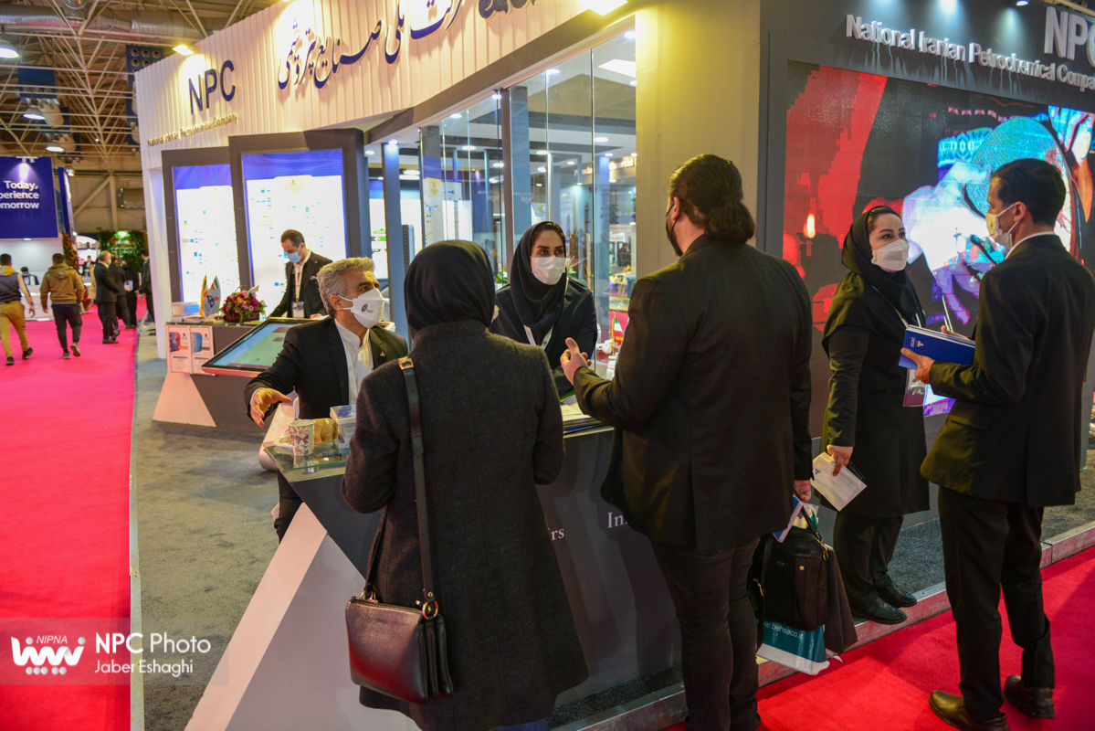 غرفه شرکت ملی صنایع پتروشیمی در سومین روز از پانزدهمین نمایشگاه بین المللی ایران پلاست 35