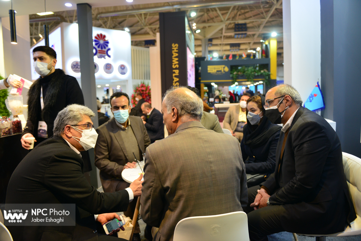 غرفه شرکت ملی صنایع پتروشیمی در سومین روز از پانزدهمین نمایشگاه بین المللی ایران پلاست 40