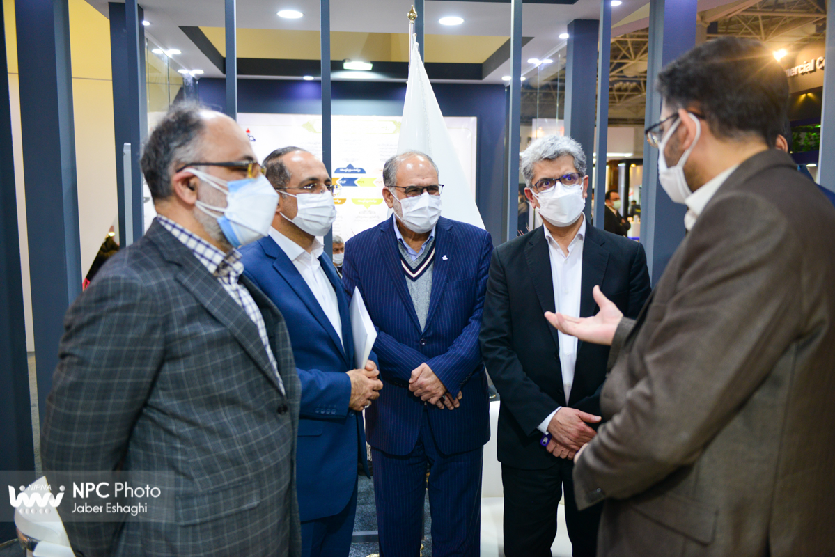 غرفه شرکت ملی صنایع پتروشیمی در سومین روز از پانزدهمین نمایشگاه بین المللی ایران پلاست 42