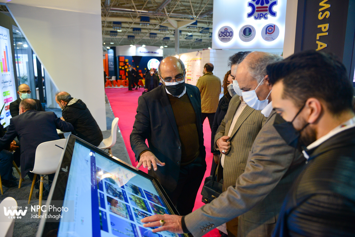 غرفه شرکت ملی صنایع پتروشیمی در سومین روز از پانزدهمین نمایشگاه بین المللی ایران پلاست 43