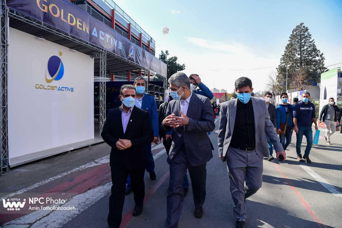 بازدید رئیس هیئت‌رئیسه صندوق‌های بازنشستگی صنعت نفت از پانزدهمین نمایشگاه بین المللی ایران پلاست 4
